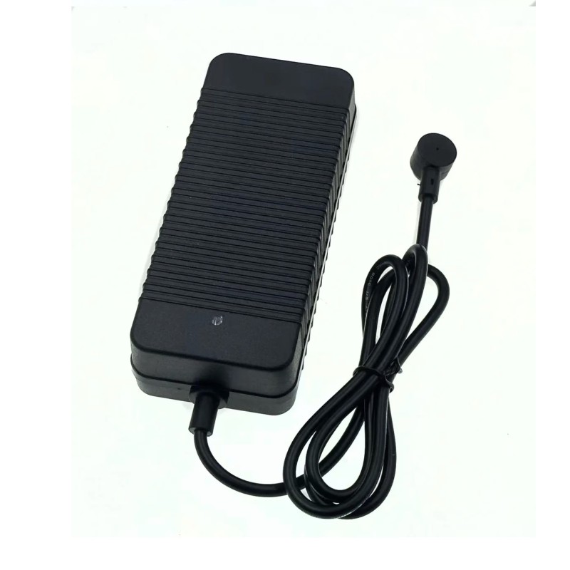 Incarcator magnetic compatibil pentru Xiaomi mi4 Pro - Mi scooter 4 Pro Xiaomi - 1 
Încărcător de schimb pentru Mi4 Pro
Incarcat