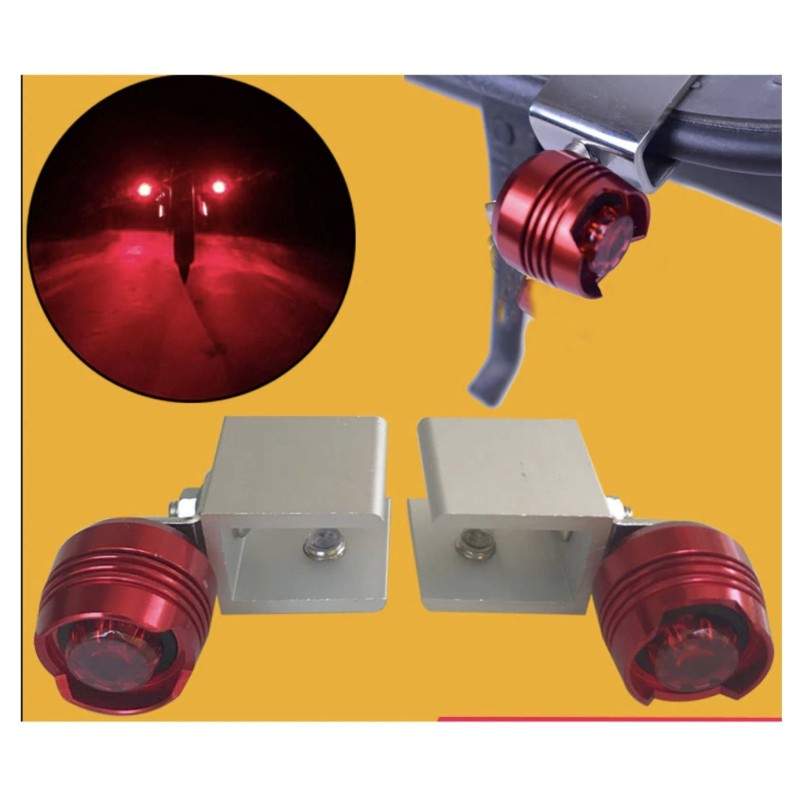 Kit lumini laterale de avertizare spate.  - 7 Kit lumini laterale de avertizare spate.
Instalați un kit suplimentar de lumini de