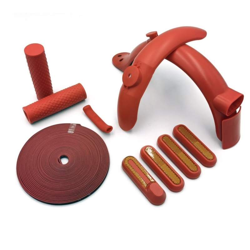 Komplekt obtichnykiv iz indyvidualʹnym kolʹorom -kryla plyus dodatkovi elementy - standartnyy i velykyy dyzayn zadnikh likhtariv