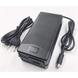 Belső akkumulátortöltő Segway Ninebot F2, F2 Plus, F2 Pro vagy hasonló elektromos robogóhoz Segway - Ninebot - 1 Belső akkumulát