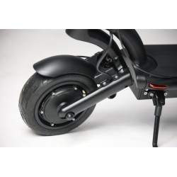 Sharkset RS1 - dva dvyhuny po 1400 Vt - batareya 20 hod - zapas khodu vid 50 do 70 km Sharkset - 13 Sharkset RS1 - dva dvyhuny p