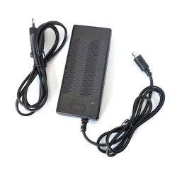 Oplader til det interne batteri i Navee V40 el-scooter  - 1 Oplader til det interne batteri i Navee V40 el-scooter
Batterioplade