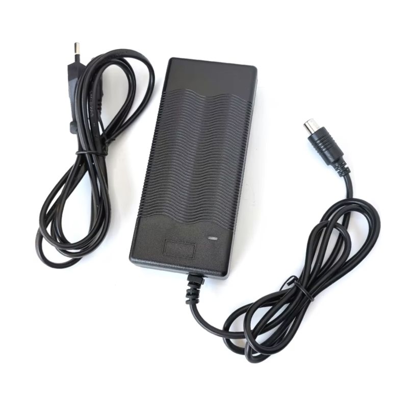 Cargador para la batería interna del patinete eléctrico Navee V40  - 1