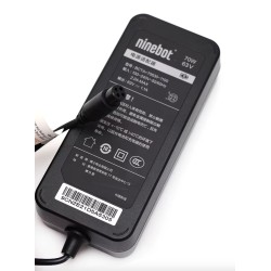 Eredeti Tolto Ninebot Mini S / Mini S Pro 63V 1.1A 70W Segway - Ninebot - 3 Kompatibilitas: Ninebot Mini S es Mini S Pro, 63V.Bi